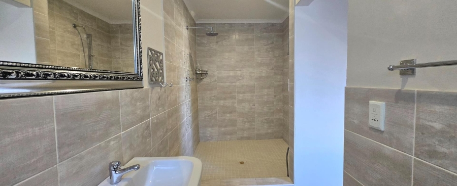 6 Bedroom Property for Sale in Franskraal Western Cape